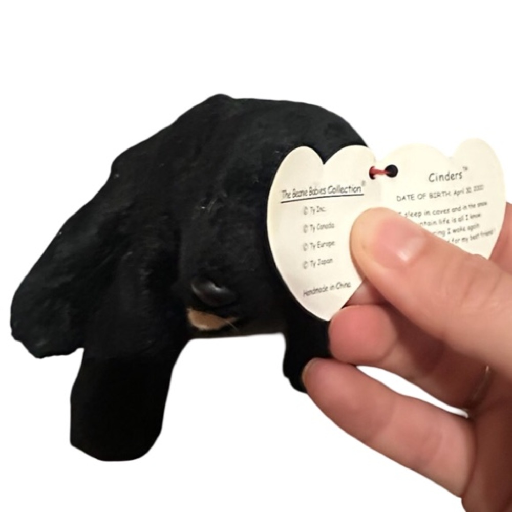 Beanie Baby 'Cinder' Black Plush Dog with Heart Tag